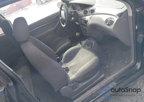 2000 Ford Focus Zx3 z USA, uszkodzony, nr VIN 3FAFP313XYR180119